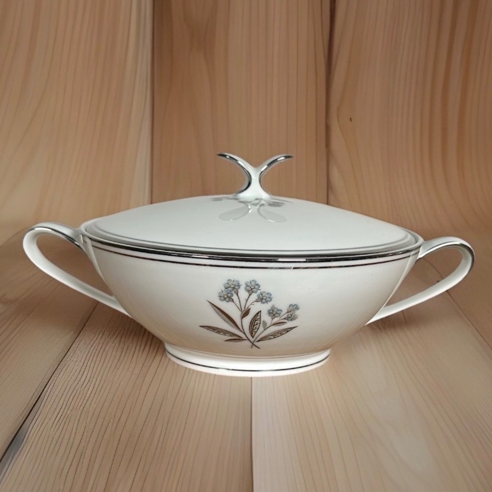 Noritake China Bessie 5788 Sugar Bowl & Lid Blue Floral Platinum Trim Japan VTG